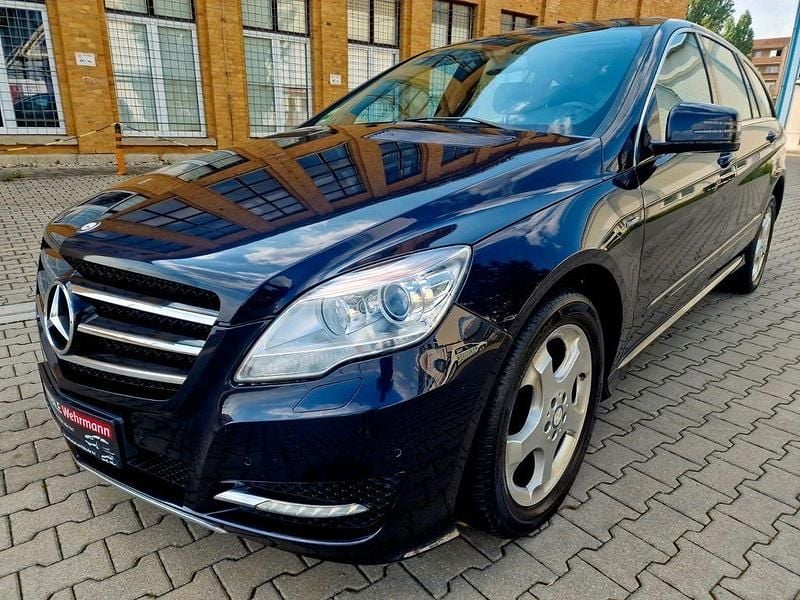 Schwarz Gebraucht 2011 Mercedes R350 Van / Kleinbus | 9.490 € (Guter Preis) - Bild 1/4
