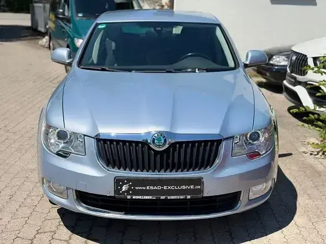 Gebraucht Skoda Superb Ambition 125 PS (91 kW) 2011 Blau Limousine