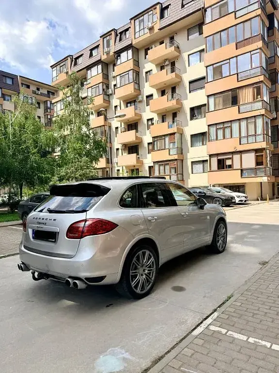 Gebraucht Porsche Cayenne 379 PS (278 kW) 2011 Silber SUV