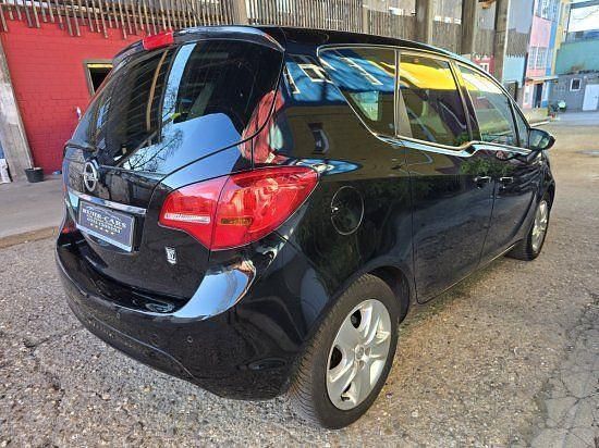 Gebraucht Opel Meriva 101 PS (74 kW) 2011 Schwarz (metallic) Van / Kleinbus