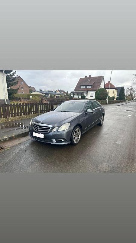 Gebraucht Mercedes E350 231 PS (169 kW) 2010 Grau Limousine