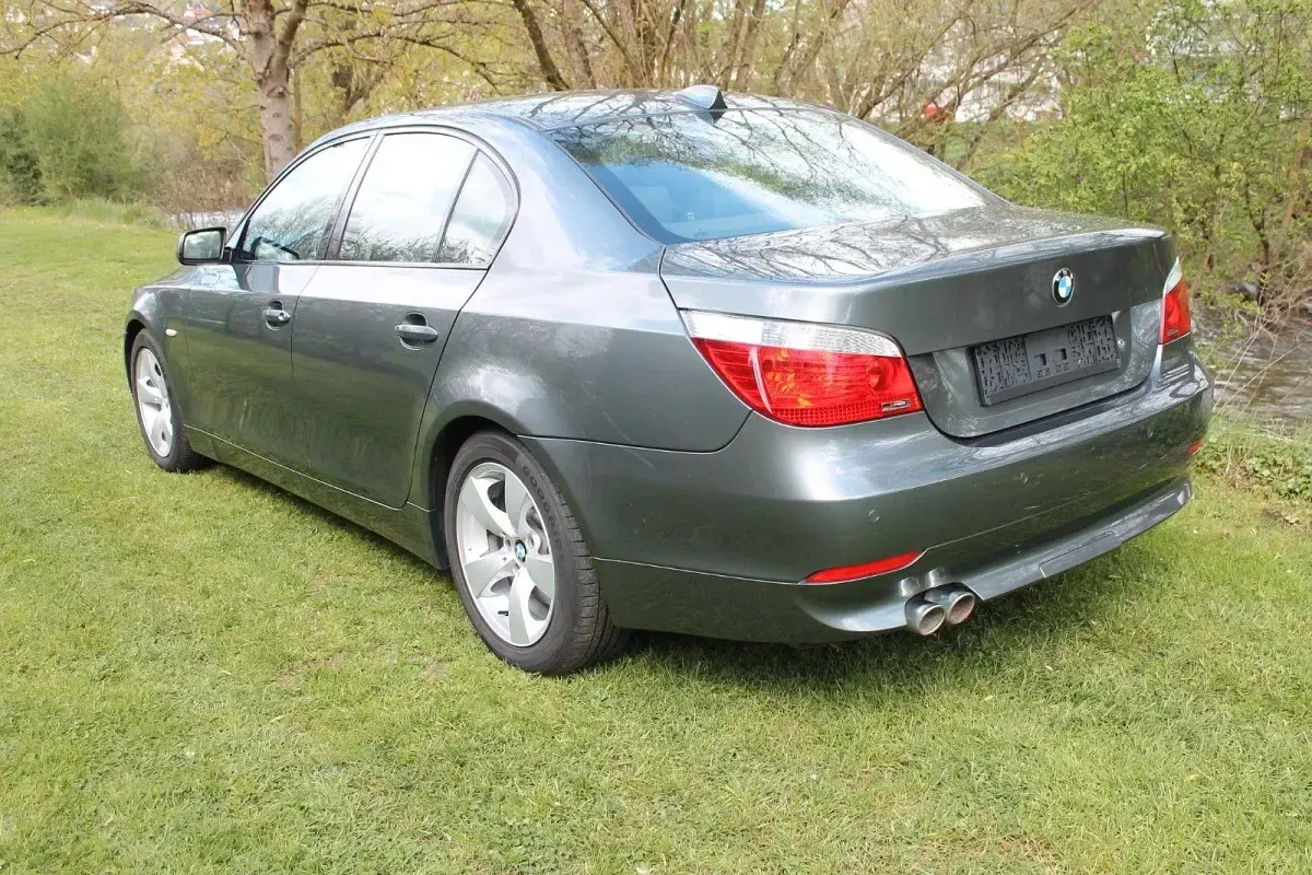 Gebraucht BMW 535 Sport Line 272 PS (200 kW) 2005 Grau Limousine