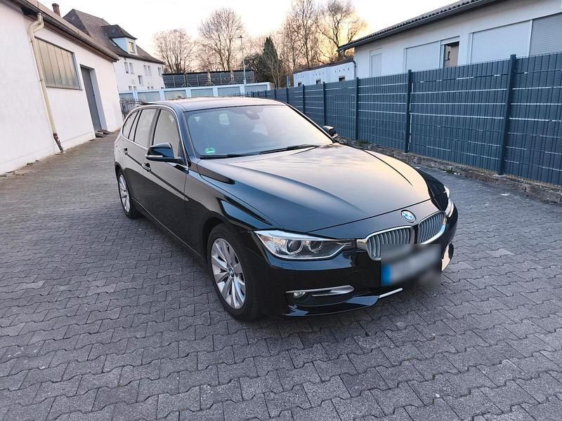 Gebraucht BMW 320 184 PS (135 kW) 2015 Schwarz Kombi