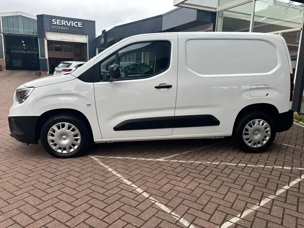 Gebraucht Opel Combo Edition 131 PS (96 kW) 2021 Weiß Van / Kleinbus