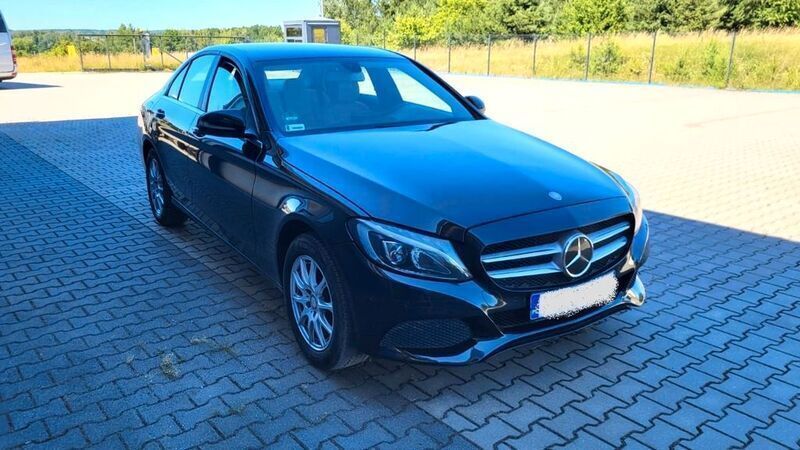 Schwarz Gebraucht 2014 Mercedes C180 Limousine | 11.900 € (Guter Preis) - Bild 1/4