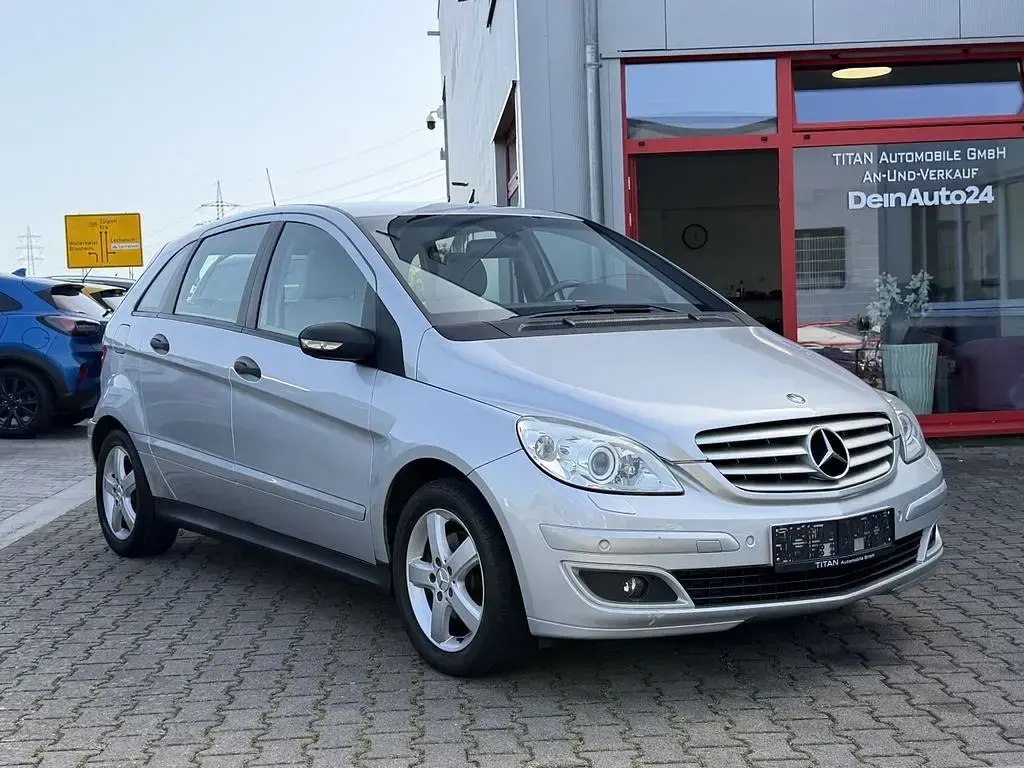 Gebraucht Mercedes B200 136 PS (100 kW) 2006 Silber Van / Kleinbus