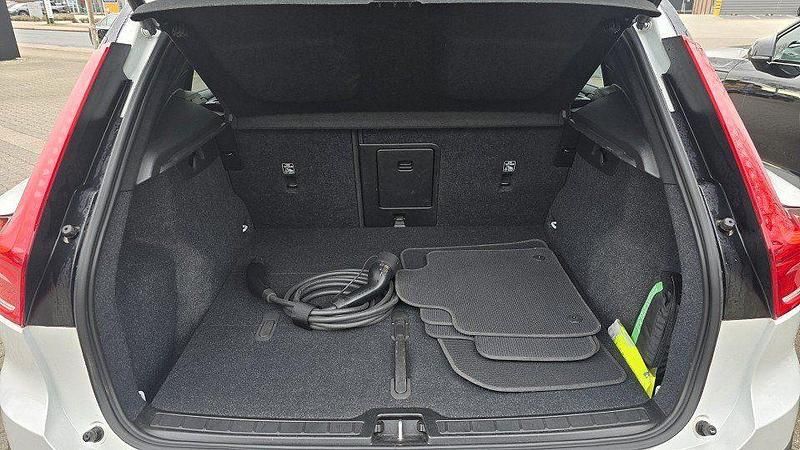 Gebraucht Volvo XC40 Ultimate 169 kW (231 PS) 2022 Crystal white pearl SUV
