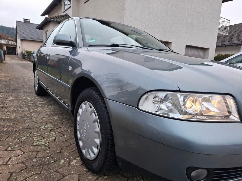 Gebraucht Audi A4 101 PS (74 kW) 2000 Grau Limousine