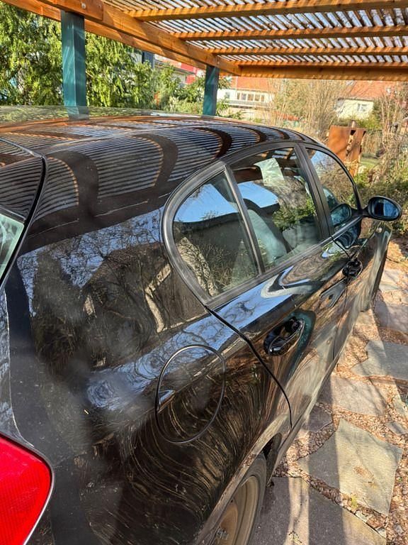 Gebraucht BMW 120 163 PS (119 kW) 2005 Schwarz Kleinwagen