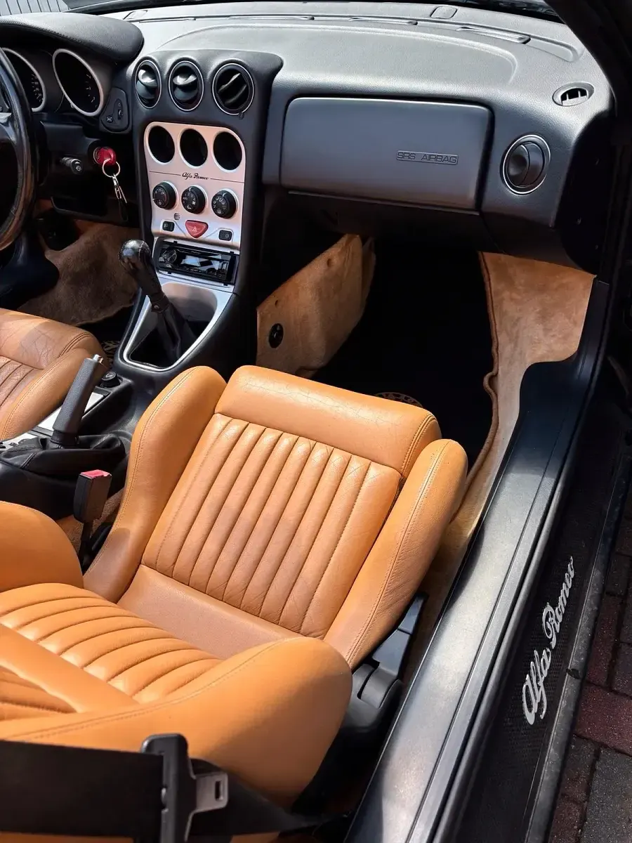 Gebraucht Alfa Romeo Spider 150 PS (110 kW) 2002 Schwarz Cabrio