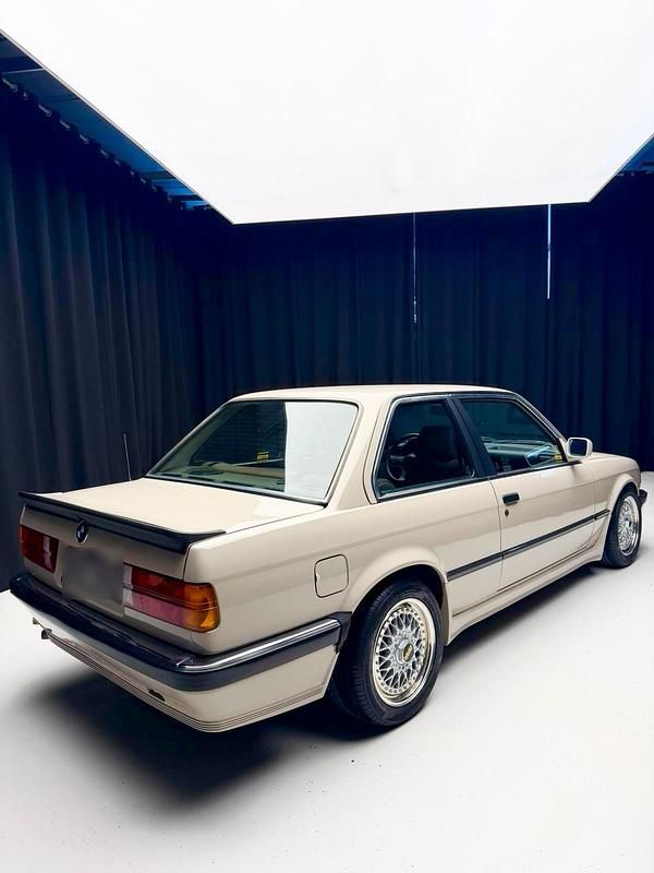 Gebraucht BMW 323 150 PS (110 kW) 1988 Braun Coupé