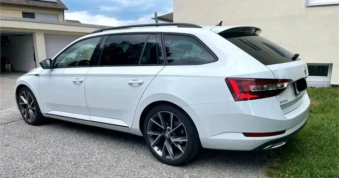 Gebraucht Skoda Superb SportLine 150 PS (110 kW) 2019 Weiß Kombi