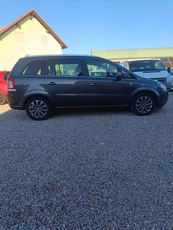 Gebraucht Opel Zafira Edition 116 PS (85 kW) 2011 Grau Van / Kleinbus
