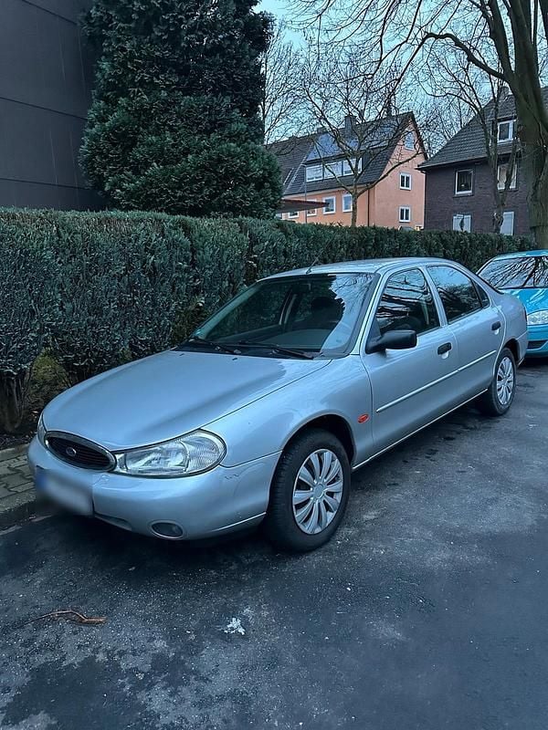 Gebraucht Ford Mondeo 130 PS (95 kW) 1998 Grau Limousine