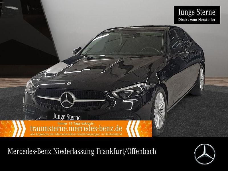 Unilack schwarz uni Gebraucht 2022 Mercedes C300e Limousine | 34.990 € (Teuer) - Bild 1/3