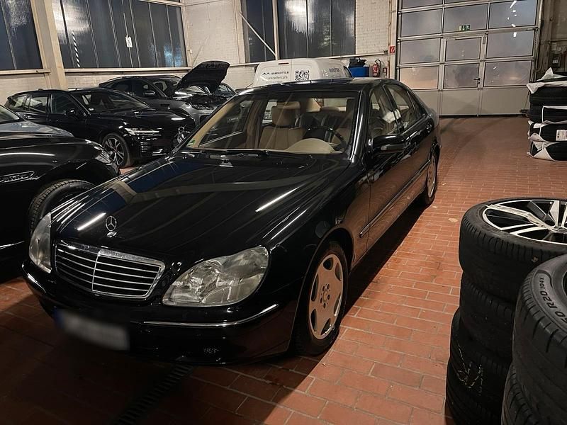 Schwarz Gebraucht 2001 Mercedes S500 Limousine | 14.550 € - Bild 1/4