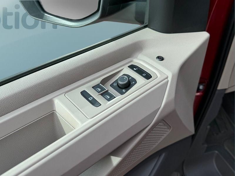 Usata VW Multivan 204 CV (150 kW) 2023 Rosso Monovolume