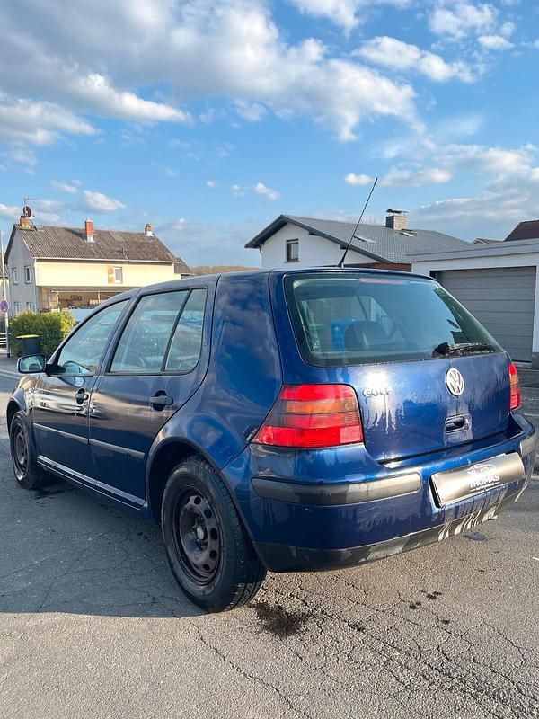 Gebraucht VW Golf IV 75 PS (55 kW) 2000 Blau Limousine