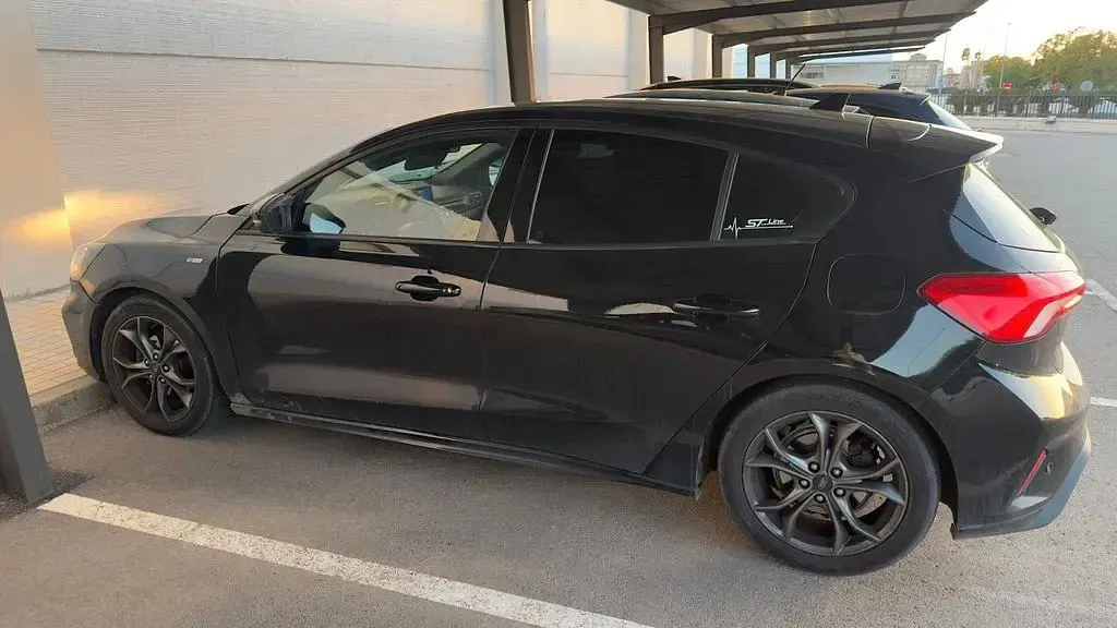 Gebraucht Ford Focus ST-Line 125 PS (91 kW) 2019 Schwarz Limousine