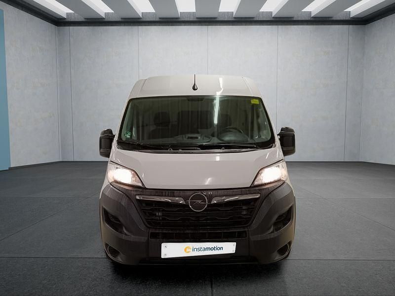Weiß Gebraucht 2023 Opel Movano Limousine | 27.999 € (Teuer) - Bild 1/4