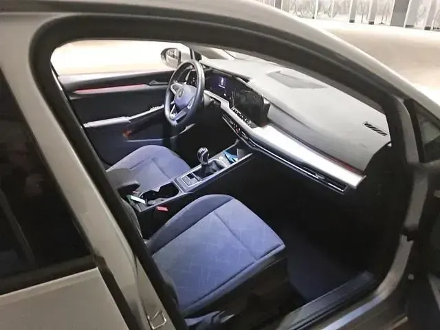 Gebraucht VW Golf VIII Life 116 PS (85 kW) 2022 Silber Kombi
