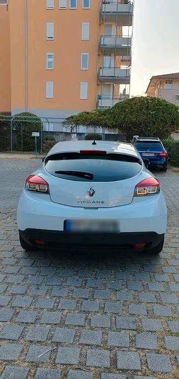 Gebraucht Renault Mégane Coupé Dynamique 131 PS (96 kW) 2010 Weiß Coupé