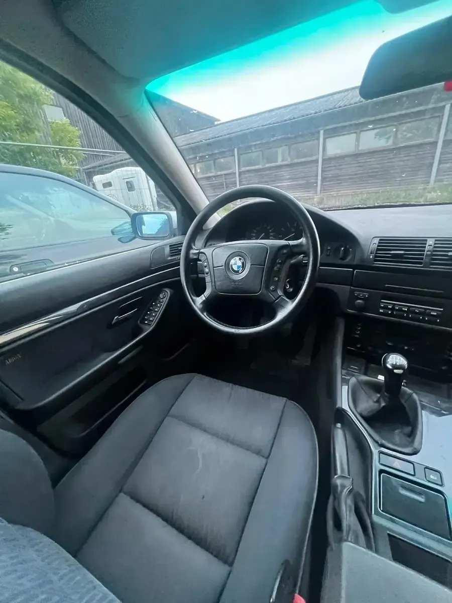Gebraucht BMW 520 170 PS (125 kW) 2001 Grau Kombi