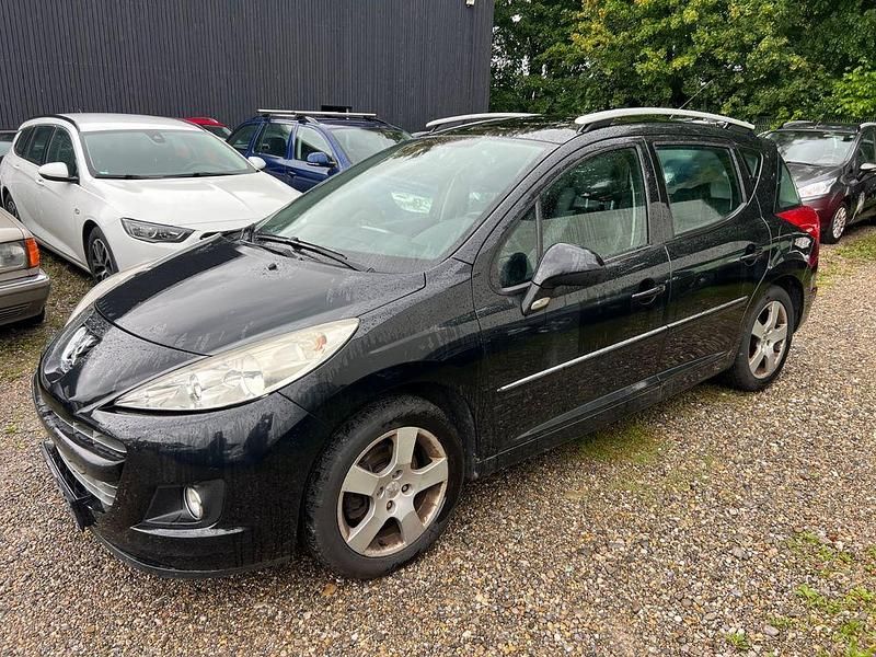 Gebraucht Peugeot 207 Premium 111 PS (81 kW) 2012 Schwarz Kombi