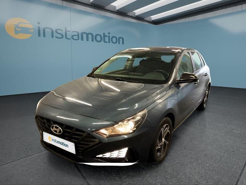 Blau Gebraucht 2021 Hyundai i30 Limousine | 16.399 € (Fairer Preis) - Bild 1/4