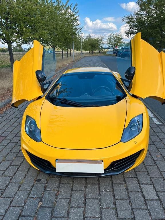 Gebraucht McLaren MP4-12C 625 PS (459 kW) 2013 Gelb Cabrio