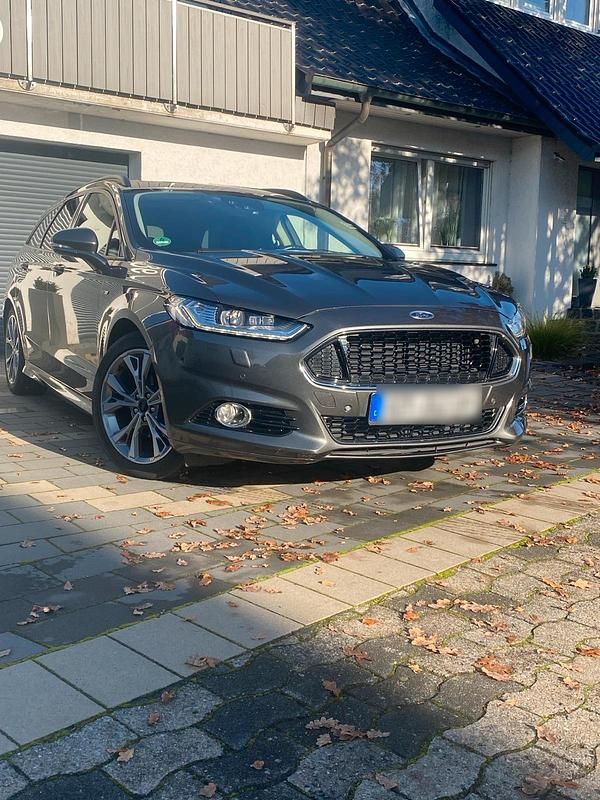 Grau Gebraucht 2017 Ford Mondeo Kombi | 11.500 € (Etwas zu teuer) - Bild 1/4