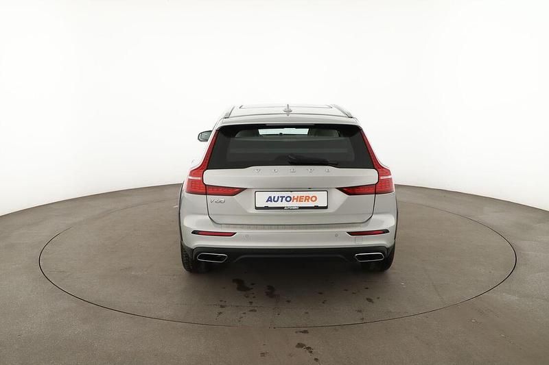 Gebraucht Volvo V60 CC Pro 197 PS (144 kW) 2020 Grau Kombi