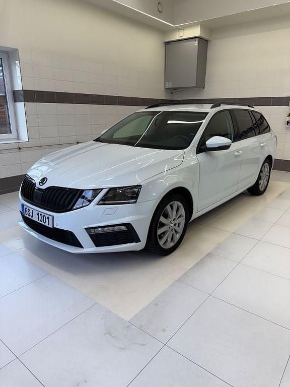 Gebraucht Skoda Octavia Clever 150 PS (110 kW) 2019 Weiß Kombi