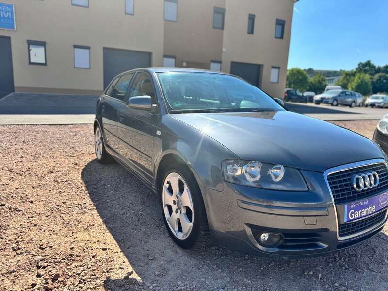 Delfingrau metallic Gebraucht 2005 Audi A3 Ambition Kleinwagen | 4.799 € (Etwas zu teuer) - Bild 1/4