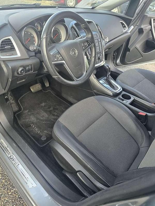 Gebraucht Opel Astra Innovation 170 PS (125 kW) 2013 Grau Limousine