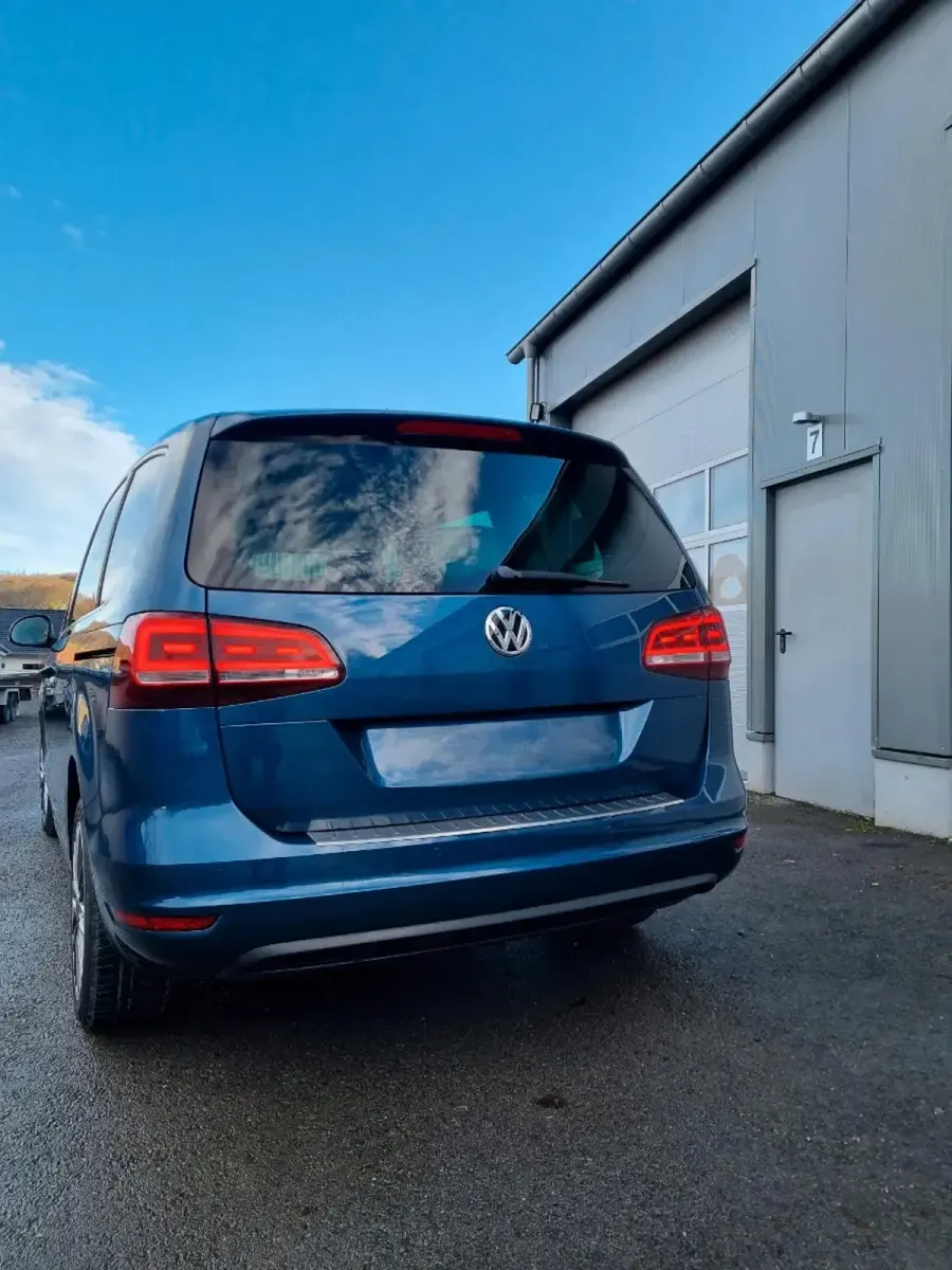 Gebraucht VW Sharan 184 PS (135 kW) 2016 Blau Van / Kleinbus