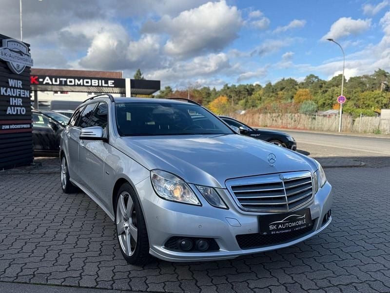 Silber Gebraucht 2010 Mercedes E200 Kombi | 7.990 € (Fairer Preis) - Bild 1/4
