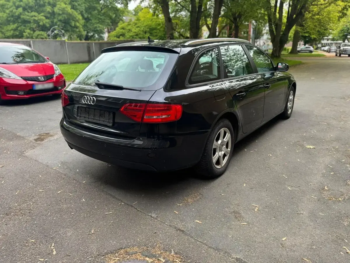 Używany Audi A4 140 KM (102 kW) 2011 Czarny Kombi