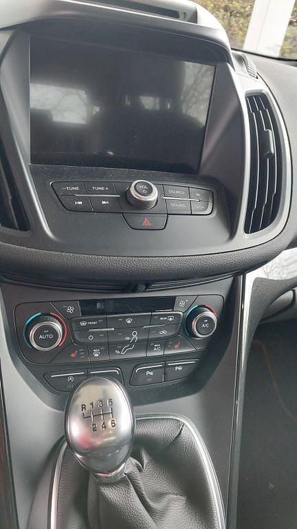 Gebraucht Ford Kuga ST-Line 150 PS (110 kW) 2019 Schwarz SUV