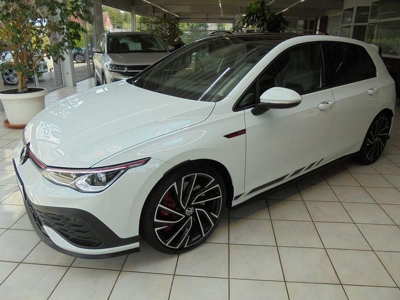 Gebraucht VW Golf VIII CLUB 300 PS (220 kW) 2021 Weiß Limousine