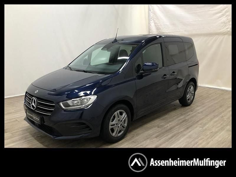 Gebraucht Mercedes T180 116 PS (85 kW) 2023 Blau Van / Kleinbus