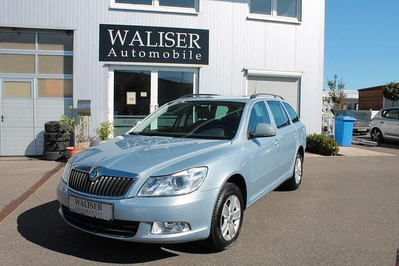 Blau Gebraucht 2010 Skoda Octavia Impuls Edition Kombi | 7.890 € (Superpreis) - Bild 1/4