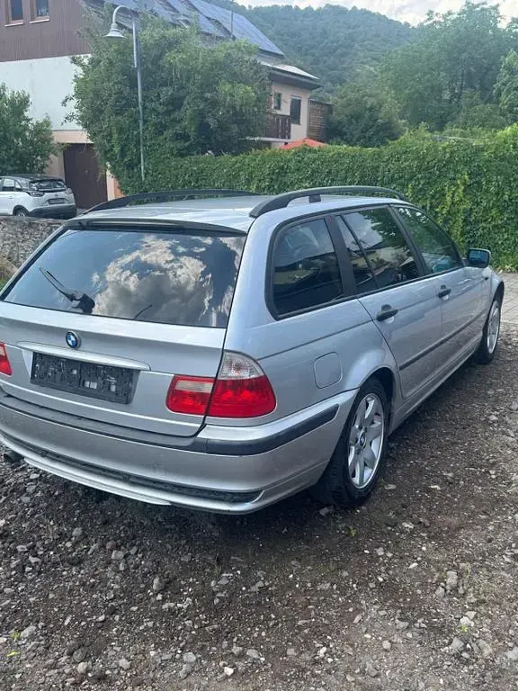 Gebraucht BMW 318 143 PS (105 kW) 2003 Silber Kombi