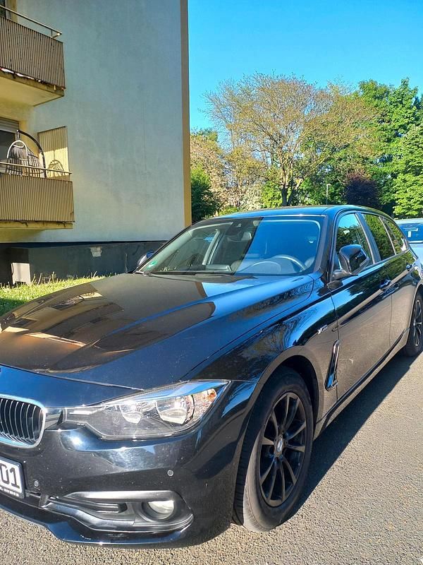 Schwarz Gebraucht 2017 BMW 318 Kombi | 10.000 € (Fairer Preis) - Bild 1/4