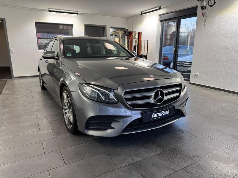 Gebraucht Mercedes E220 AMG 194 PS (142 kW) 2017 Grau Kombi