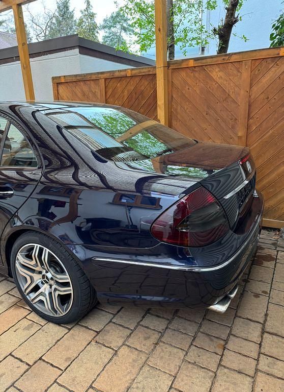 Second-hand Mercedes E320 Elegance 224 CP (164 kW) 2008 Albastru Berlinǎ