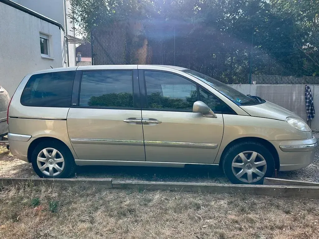 Gebraucht Peugeot 807 170 PS (125 kW) 2008 Gold Van / Kleinbus