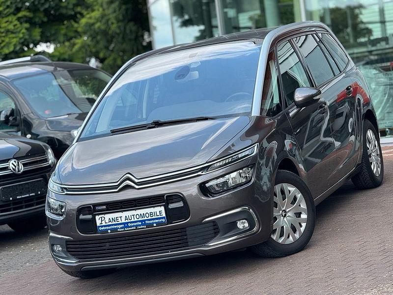 Grau Gebraucht 2017 Citroën Grand C4 Picasso SELECTION Van / Kleinbus | 8.990 € (Fairer Preis) - Bild 1/4