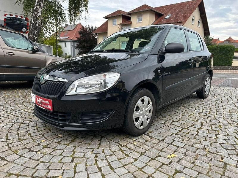 Schwarz Gebraucht 2011 Skoda Fabia Cool Edition Limousine | 3.990 € (Fairer Preis) - Bild 1/4