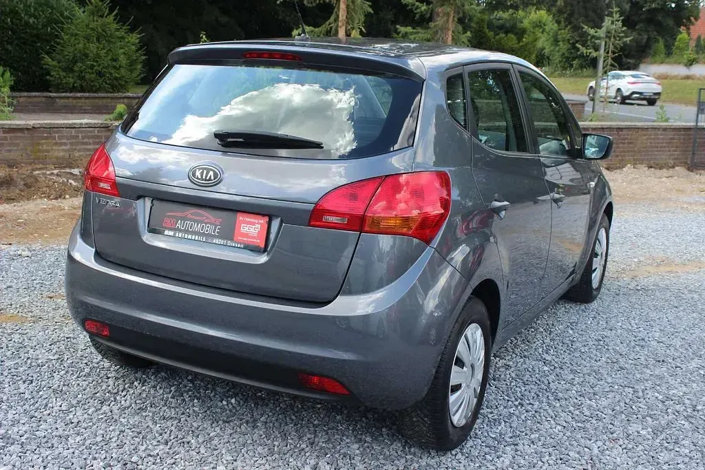 Gebraucht Kia Venga 90 PS (66 kW) 2010 Grau Kleinwagen